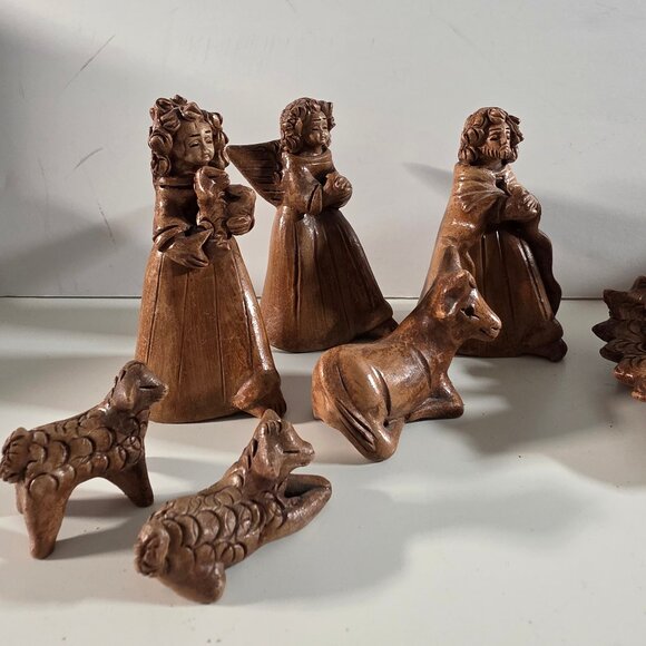 Vintage Intricately Detailed Painted/Glazed Clay 14 Piece Nativity Set - Picture 2 of 9